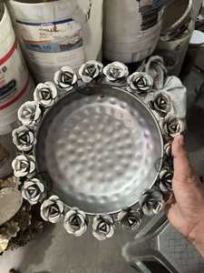 Urli Diya de metal decorativo tradicional hecho de latón para flores flotantes hermoso cuenco decorativo Diwali Diya - Product Image 2