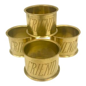 Rond de serviette en métal à motif floral en relief exclusif pour les tables à manger d'événements spéciaux avec un attrait vintage et traditionnel - Product Image 1