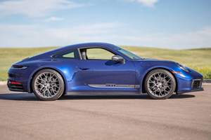 2023 911 Carrera T Coupé Twin-Turbo Flat-6, Bleu Gentian Métallisé, Non Modifié - Product Image 3