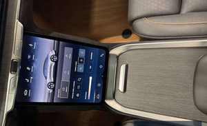 OFFRE : Berline de tourisme haut de gamme 4 portes à traction intégrale, faible kilométrage, haute performance, maniabilité fluide et intérieur luxueux - Product Image 3