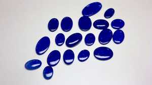 Pierre précieuse naturelle de haute qualité en lapis-lazuli et en corail, cabochon ovale bleu poli avec jeu de couleurs pour la fabrication de bijoux - Product Image 3