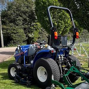 Livraison gratuite <span class=keywords><strong>ISEKI</strong></span> TH5420 Tracteur compact 40HP 4WD, Stage V 1.826L 3 cylindres turbo diesel, transmission HST, capacité de levage 1200kg - Product Image 3