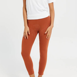 Leggings elegantes de cintura alta para mujer, material suave y transpirable para entrenamiento, yoga y fitness. - Product Image 3