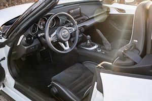 Mazda MX-5 Miata Club USADO de 2023 - Product Image 2