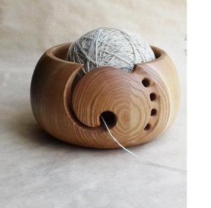 Elegante soporte para cuenco de hilo de madera, con decoración diseño clásico grabada con láser, caja artesanal para tejer a mano, regalo - Product Image 3