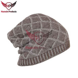 Bonnet en tissu de laine pour hommes de qualité supérieure fabriqué au Pakistan avec le dernier design Bonnet d'hiver élégant et chaud pour hommes Bonnet en tricot - Product Image 3