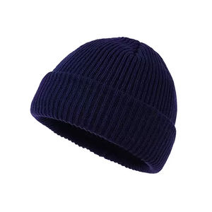 Bonnets de ville rouges pour hommes de grande taille, confortables et durables, avec logo personnalisé brodé en jacquard - Product Image 3