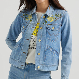 Veste en jean tissée boutonnée en denim lavé respirant 100% coton pour femmes, de haute qualité, fabriquée au Pakistan - Product Image 1