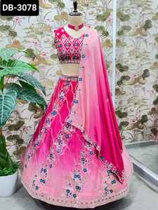 Tenue de mariage traditionnelle indienne semi-couturée en Chinon, Lehenga Choli avec broderie de sequins et ensemble Dupatta pour femme - Product Image 2