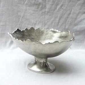 Cuenco de Metal Plateado y Dorado Pulido a Mano, Hermoso Diseño, Platos Decorativos de Aluminio para Mesa, Centro de Mesa Elegante para el Hogar - Product Image 6