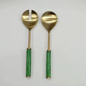 Servidor de ensalada decorativo de acero inoxidable con diseño de hoja de roble en relieve Mango Utensilios de cocina Juego de servidor de ensalada de lujo - Product Image 6