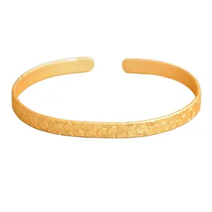 Handmade elegant gold plated bangle statement handcrafted accessories for women Brass 18k gold jewelry Indian suppliers