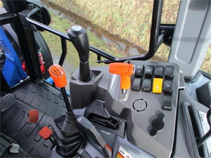 Tractor Agrícola Solis 60 con Cargador Frontal - Product Image 5
