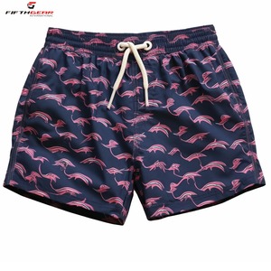 Vente en gros de shorts de sport de haute qualité avec logo personnalisé impression de sublimation en polyester tendance shorts décontractés élastiques pour hommes - Product Image 6