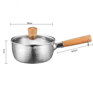 Una persona che mangia una pentola piccola, pentola piatta da neve in acciaio inossidabile, pentola per noodle per uso domestico, pentola antiaderente al latte caldo, pentola per alimenti complementari - Product Image 2