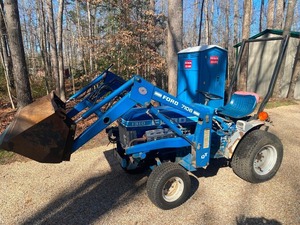 รถแทรกเตอร์ฟอร์ด 1310 มือสอง ขับเคลื่อน 4 ล้อ เครื่องยนต์ดีเซล พร้อมที่ตักและเครื่องตัดหญ้า จัดส่งฟรี - Product Image 3