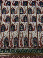 Tissu léger de broderie naturelle en viscose pure avec positionnement de travail imprimé Fantaisie!