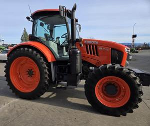 Tractor Agrícola M7-151 4x4 de 40 HP de Alta Productividad con Motor y Bomba para Agricultura Pesada, 2018 - Product Image 2