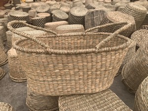 Venta al por mayor 100% Seagrass cesta de cambio tejida a mano para bebés con asa productos de seguridad para bebés de Vietnam - Product Image 2