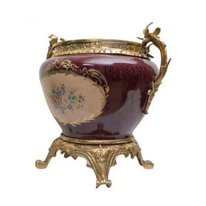Pot de fleurs en porcelaine de luxe avec décor en laiton plaqué or antique - Product Image 4