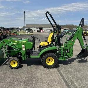 Tracteur utilitaire compact d'occasion de haute qualité Jon Deere 1025R 4x4 avec plateau de tonte, équipement de jardinage et de coupe d'herbe, livraison rapide - Product Image 6