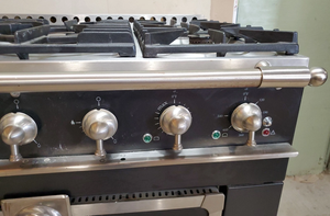 Horno de Gas de Doble Combustible La Cornue 1908 M-a-t-t-e Negro Satinado C-h-r-o-m-e con 5 Quemadores y Asador Eléctrico - Product Image 4