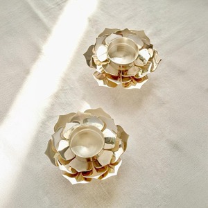 Porte-bougie floral doré, centre de table élégant, accent décoratif élégant, décoration romantique et festive pour la maison - Product Image 1