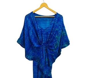 Robe kimono de couleur bleue très demandée, couvre-bikini, vêtement de nuit, robe longue, kimono en soie recyclée vintage indienne fait à la main - Product Image 4