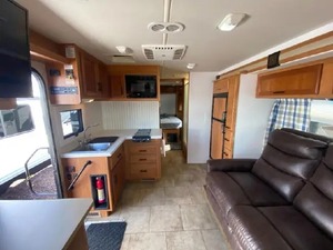 Camping-car F-l-e-e-t-w-o-o-d RV F-l-a-i-r 26D d'occasion de 2016 prêt à être vendu - Product Image 2
