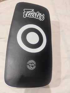 ถุงมือชกมวย MMA แบบหนังแท้สีดำสีขาว - Product Image 3