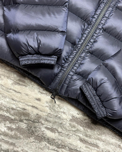 เสื้อโค้ทผ้าซาตินบุสไตล์สตรีทแวร์ขนห่านมีฮู้ดเสื้อคลุมแบบสวมหัวสีน้ำเงินเข้มสำหรับผู้ชาย - Product Image 4