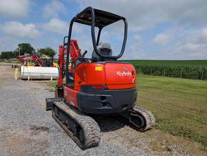 Miniexcavadora U35-4 2022: Potencia Compacta con Precisión de Giro de Cola Cero - Product Image 2