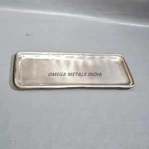 Encantadora bandeja larga de color beige con patrones caprichosos de pan de jengibre, ideal para servir aperitivos y animar cualquier ocasión - Product Image 5