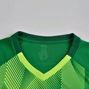 Uniforme de Fútbol para Hombre, Diseño Moderno, Transpirable, 100% Poliéster, Calidad Premium, Color Sólido, Personalizable para Venta en Línea - Product Image 3