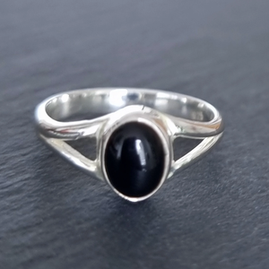 Bague Onyx noir Bague en argent sterling 925 Bague faite à la main Anniversaire Cadeau parfait pour elle Taille personnalisée - Product Image 1