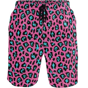 Para un estilo de vida activo, estos shorts casuales de playa para hombre están hechos de poliéster ligero de secado rápido con sublimación. - Product Image 2