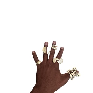 Anillos de dedo de latón de declaración de tendencia 2025 con aspecto atrevido de gran tamaño Anillos de dedo de latón únicos con ajuste de piedras preciosas naturales - Product Image 4