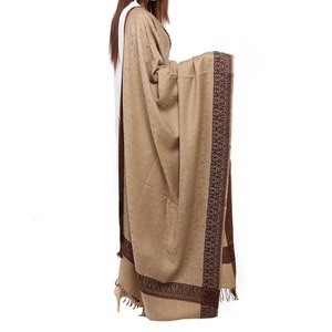 Châles d'automne légers de haute qualité pour femmes musulmanes, fabriqués en usine, séchage rapide, respirants, en vente en gros - Product Image 5