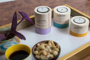 Portavelas redondo de madera pintado a mano, soporte votivo rústico para decoración del hogar, velas de mesa festivas, farolillos y frascos - Product Image 2