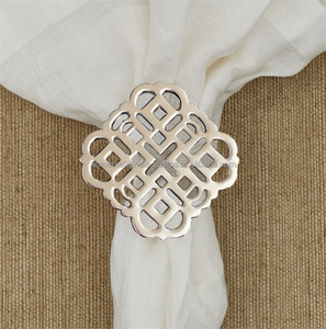 Vente en gros de ronds de serviette en métal de taille moyenne plaqués couleur or Nouveau design classique pour les mariages et les fêtes stockés - Product Image 2