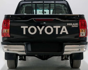 Toyota Hilux HI 2.7L Attitude Black Black Turbo Diesel Limited Boîte de vitesses automatique en parfait état de marche, état super propre - Product Image 6