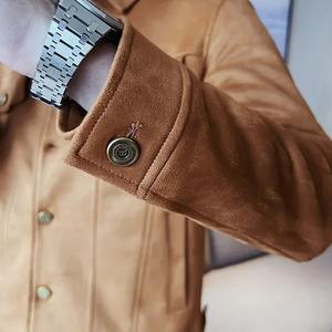 Chaqueta universitaria de cuero de motorista con tachuelas negras para hombre Chaqueta de cuero blanco de estilo punk con picos de árbol de cono ODM OEM disponible - Product Image 6