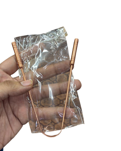 Nettoyant de langue en cuivre pur en forme de U, écologique et ayurvédique |   Grattoir lingual réutilisable pour les soins bucco-dentaires quotidiens - Product Image 1