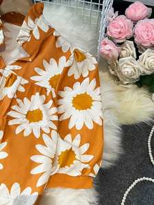 <span class=keywords><strong>เสื้อ</strong></span>ผู้หญิงลำลองใส่สบาย ระบายอากาศได้ดี <span class=keywords><strong>ลาย</strong></span><span class=keywords><strong>ดอก</strong></span><span class=keywords><strong>ทานตะวัน</strong></span>สไตล์วิน<span class=keywords><strong>เท</strong></span><span class=keywords><strong>จ</strong></span> สำหรับฤดูใบไม้ผลิและฤดูร้อน เป็นมิตรกับสิ่งแวดล้อม - Product Image 2