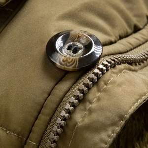 Manteau d'hiver mi-long personnalisé avec doublure en polaire Veste à capuche épaisse Zip complet Manteau d'hiver décontracté pour hommes avec plusieurs poches - Product Image 5