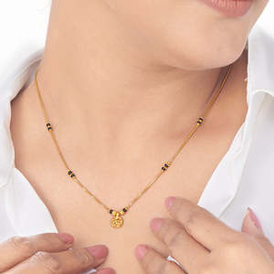 Collar de cuentas finas con colgante de oro Watimani de la colección Heritage Blossom - Product Image 3