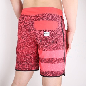 Shorts de bain de surf d'été personnalisés avec logo coloré, shorts de plage noirs vierges, shorts de planche pour hommes - Product Image 2