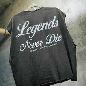 Camiseta sin mangas de algodón 100% puro de alto gramaje con cuello redondo, lavado ácido y gráfico desgastado, estilo holgado para gimnasio y verano. - Product Image 3