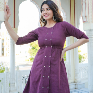 Tunique en coton kantha rayée pour femmes, col rond et manches 3/4, conçue pour un port quotidien confortable et décontracté - Product Image 1