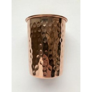 Verre cuivré minimaliste avec couche extérieure polie et tonalité riche conçu pour l'hydratation pendant le jeûne ou la thérapie - Product Image 2